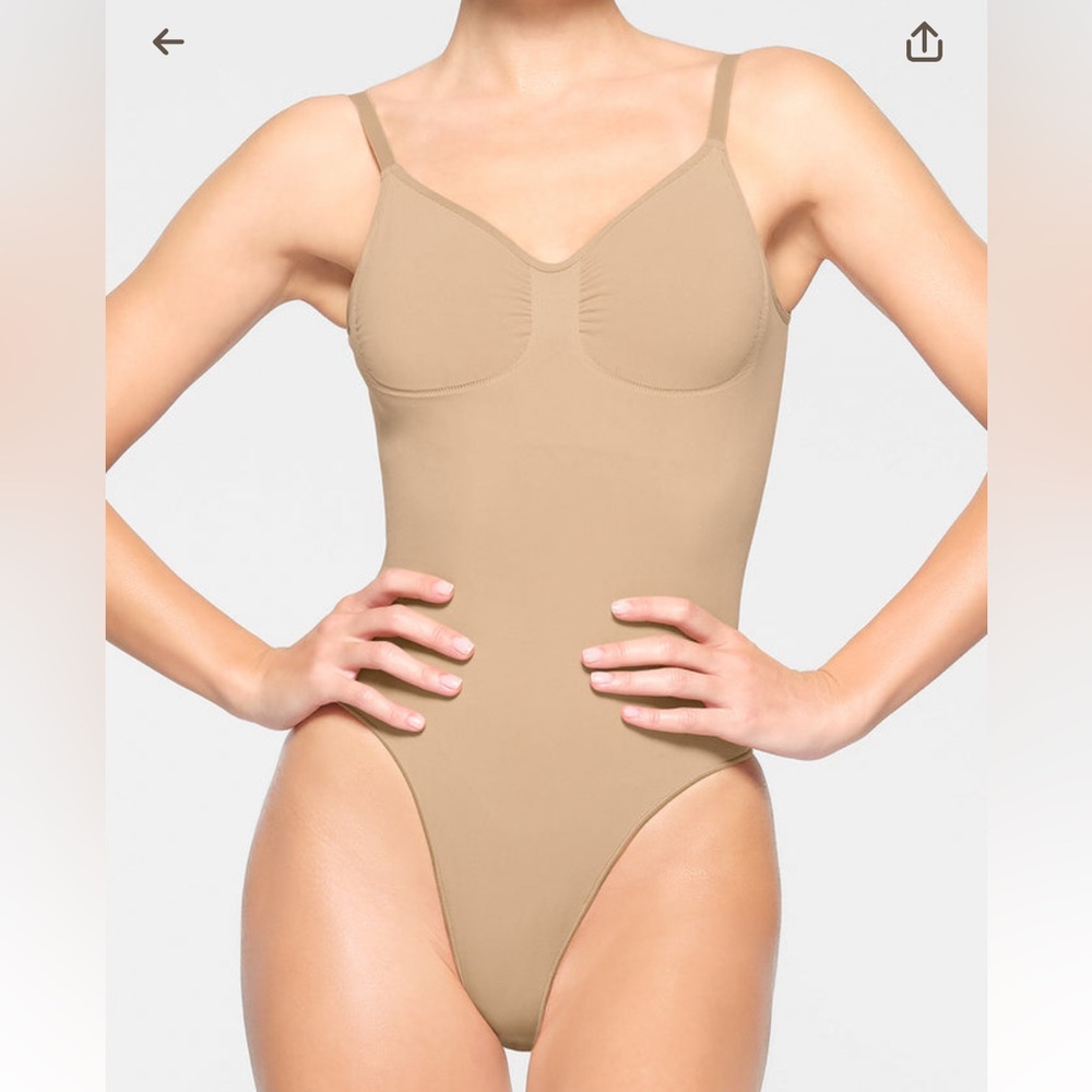 SKIMS Seamless Sculpt Low Back Thong Bodysuit - Clay